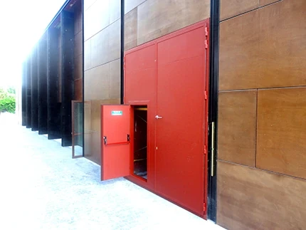 Puertas acústicas y visores de control